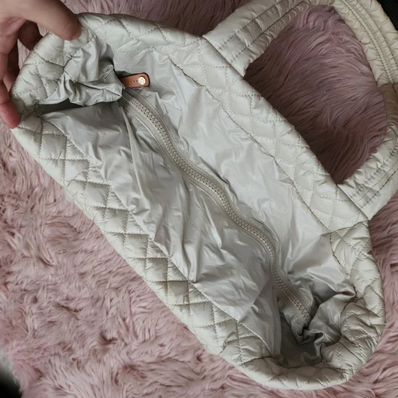 Mz Wallace Metro Tote medium quilted - Picture 7 of 16